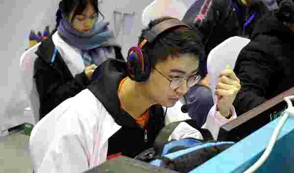 为詹姆斯举 为詹姆斯举