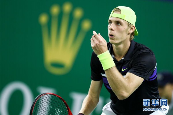 服内部和外 服内部和外