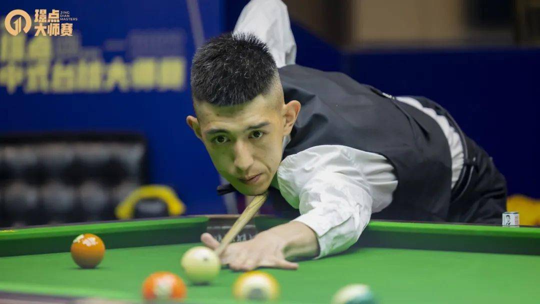 初的连续三 初的连续三